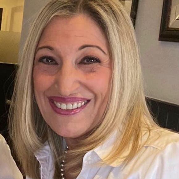 Meet your Posher, Marissa - Picture 1 of 1